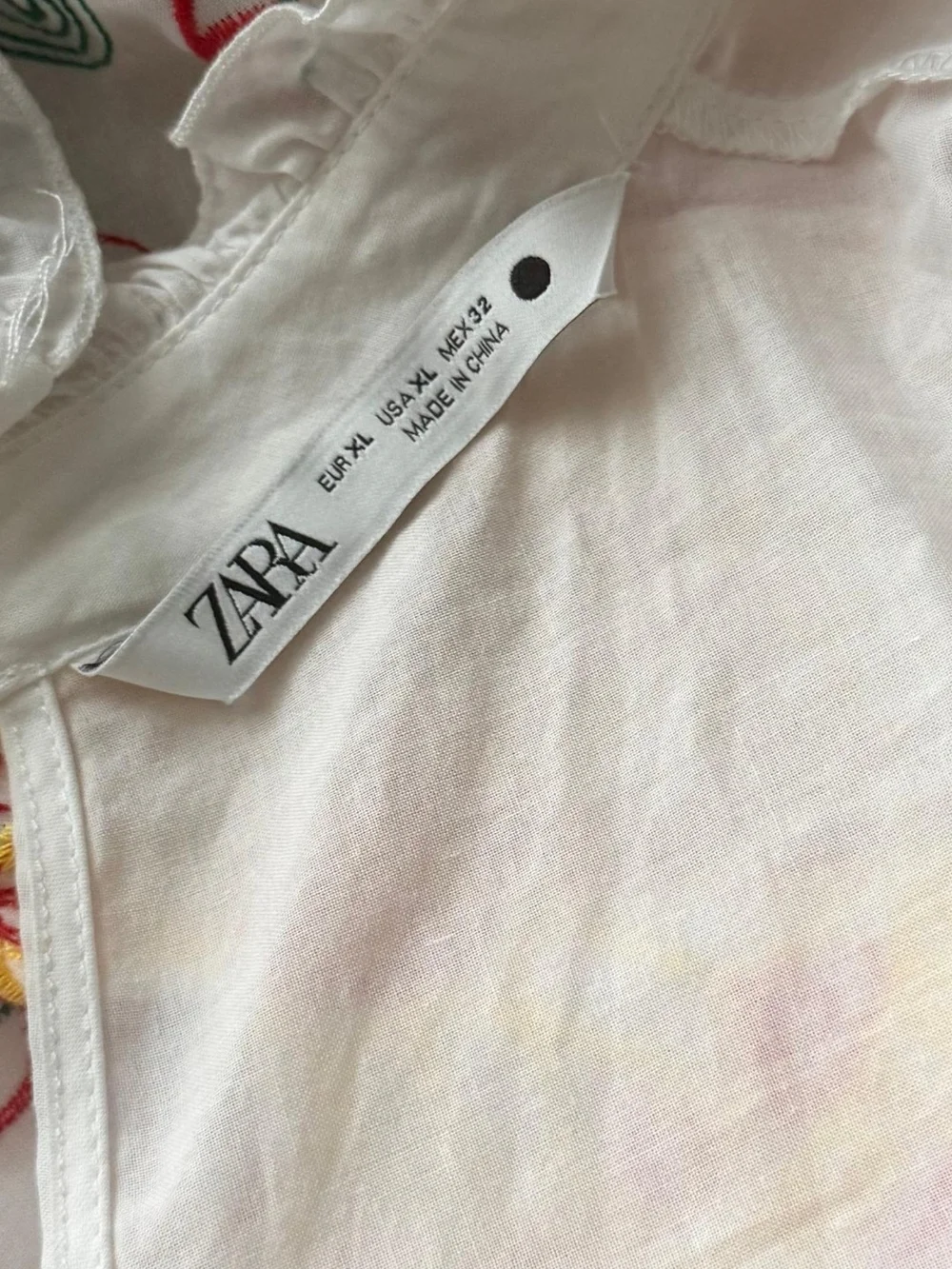 Zara   Embroidered  Dress . Size XL - Picture 3 of 3